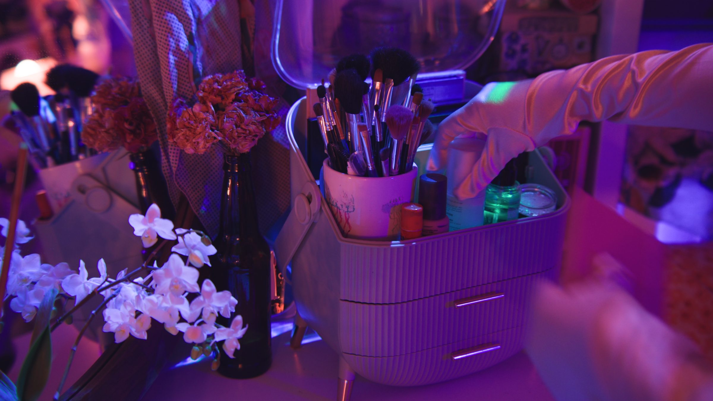 Makeup insert from Want To Hurt